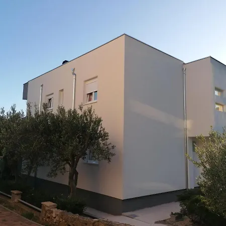 Apartament Lota *