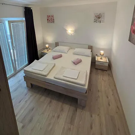 Lota * Starigrad Paklenica