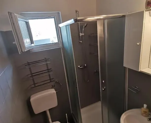 Lota * Starigrad Paklenica