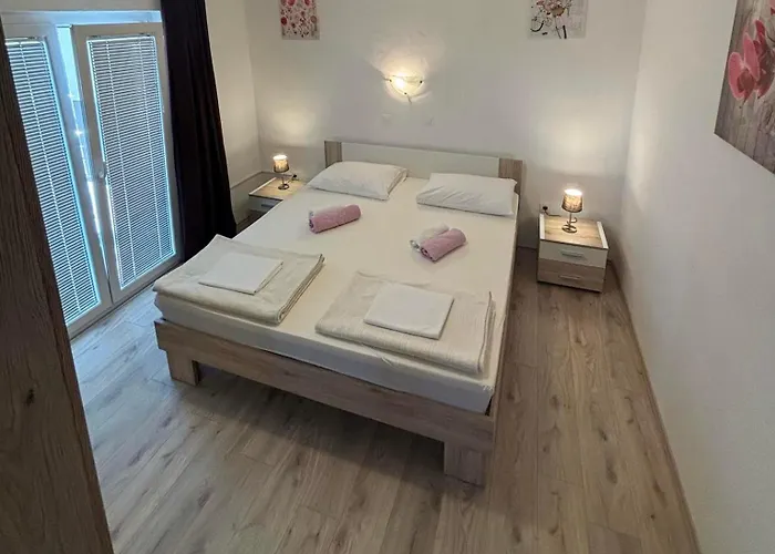 Lota * Starigrad Paklenica