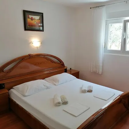 Lota Apartamento Starigrad Paklenica