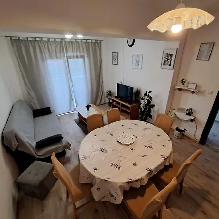 Lota * Starigrad Paklenica